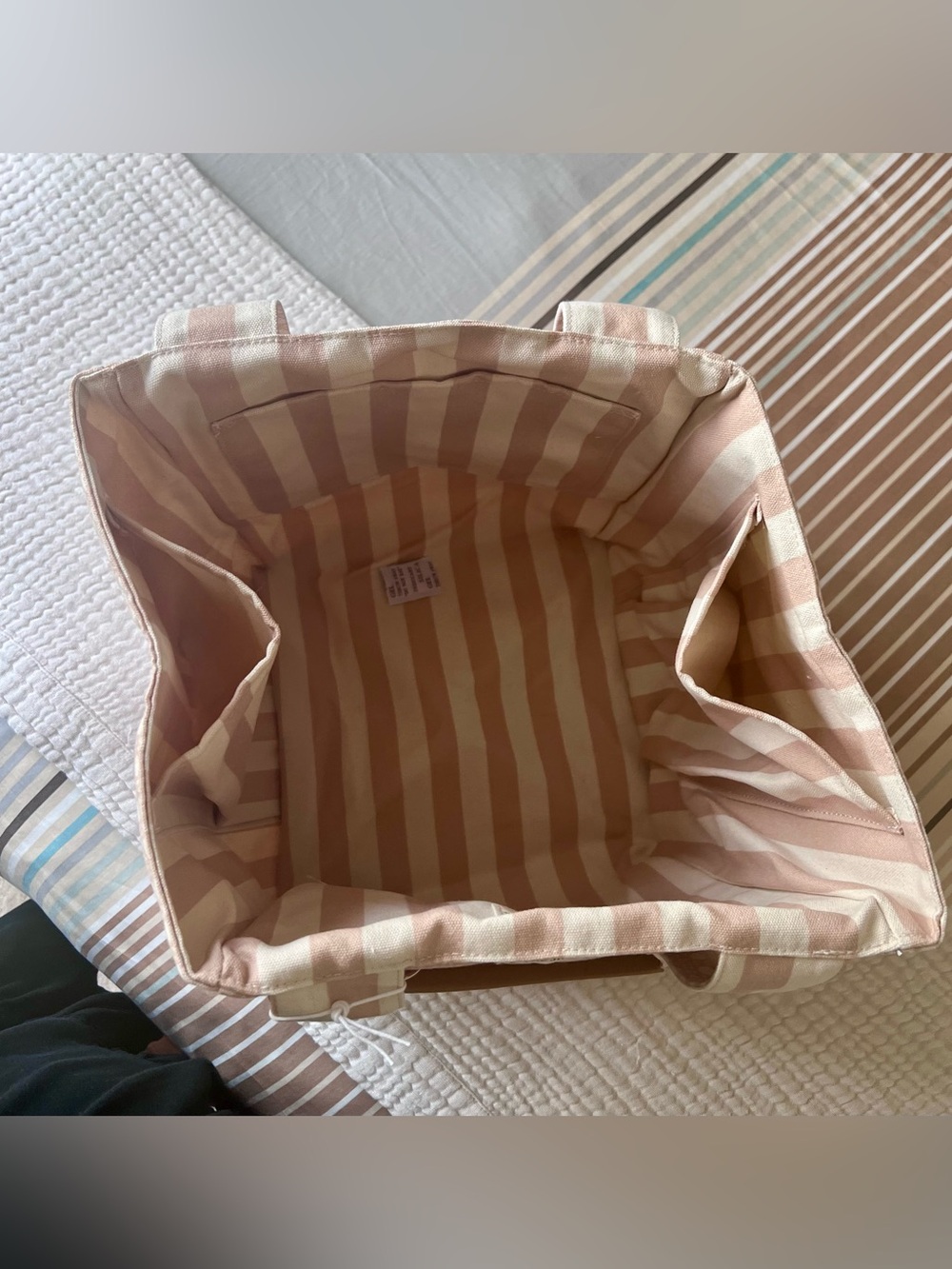 Poppy & Peonies Light Pink Dot-Pattern Tote - Picture 3 of 4